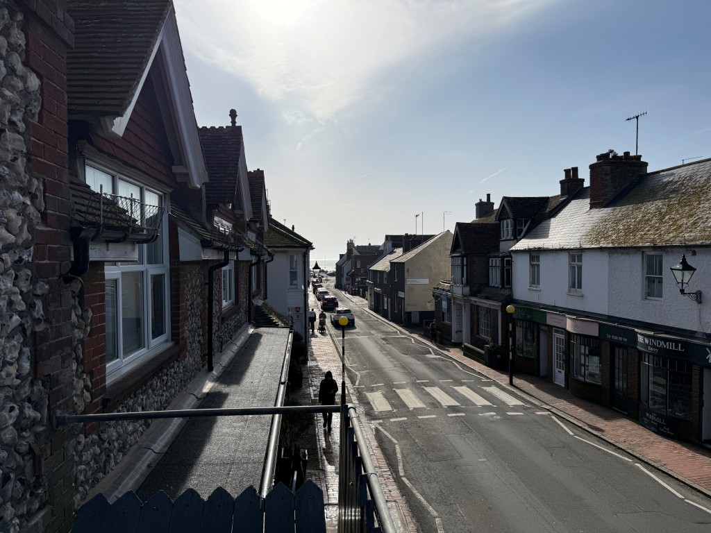 Lot: 154 - SPACIOUS MAISONETTE CLOSE TO SEAFRONT IN FAVOURED LOCATION - View of High Strret from sun terrace